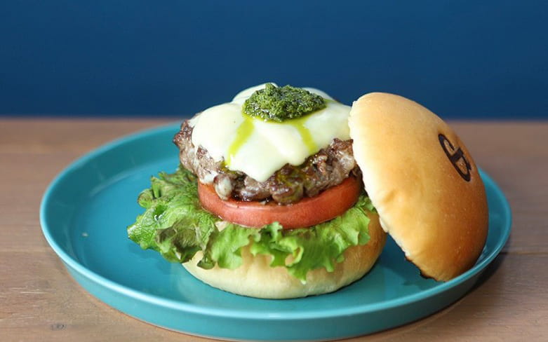 希少な宮古牛パティを使用！<br>ジューシーで旨味溢れるハンバーガー