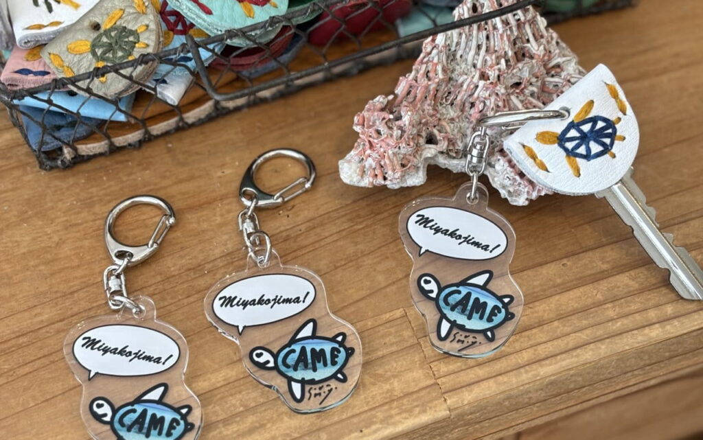 こだわりのレザー製品や<br>キュートなアパレル、雑貨がズラリ