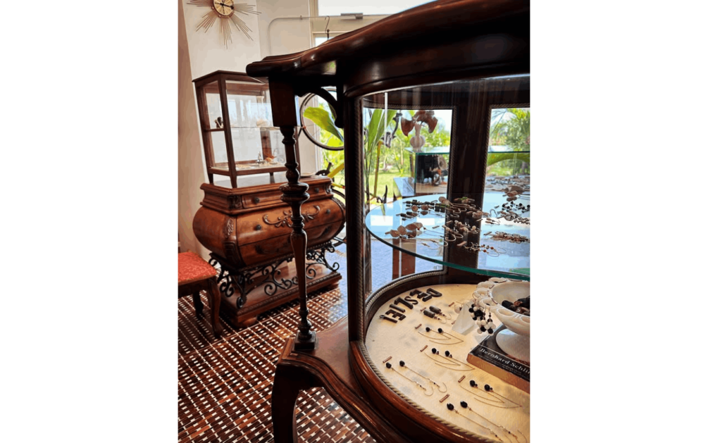 海の美しさを感じられる<br>繊細なアクセサリー